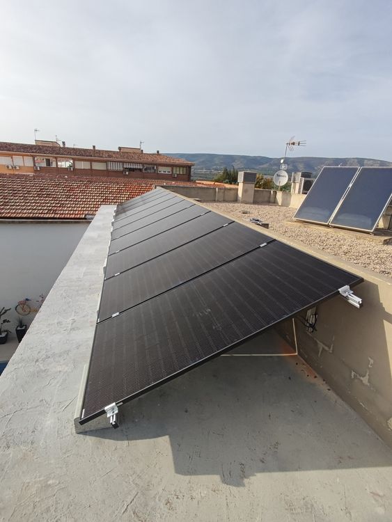 paneles solares en vallada